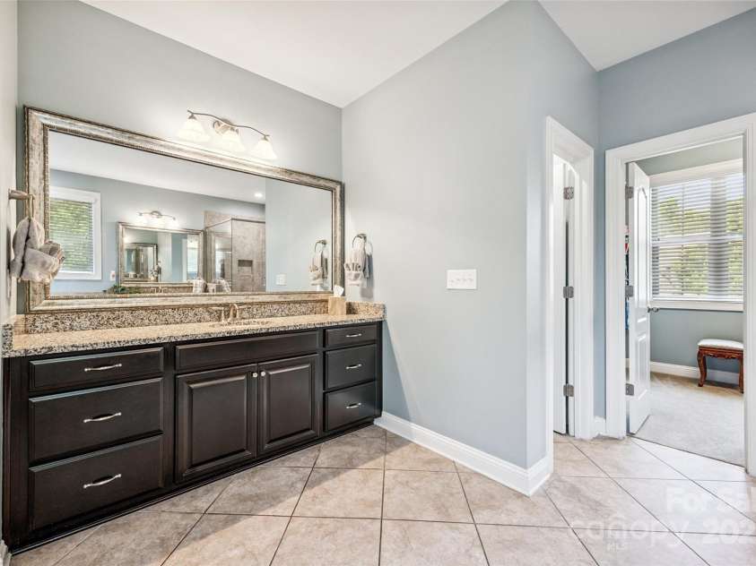 16547 Bastille Drive, Charlotte, NC 28278.  MLS# CAR4271033, YatesRealty ID 30729. 
