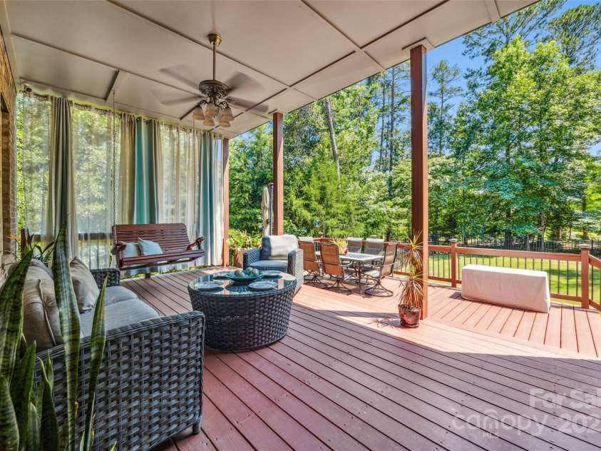 16547 Bastille Drive, Charlotte, NC 28278.  MLS# CAR4271033, YatesRealty ID 30729. 
