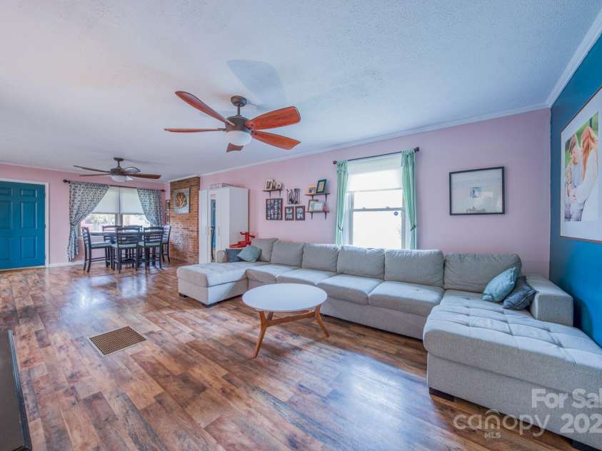 91 Congress Street, Asheville, NC 28801.  MLS# CAR4228478, YatesRealty ID 3073. 