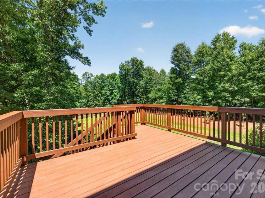 104 Broad Birch Drive, Davidson, NC 28036.  MLS# CAR4388325, YatesRealty ID 30731. Deck