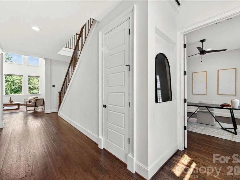 104 Broad Birch Drive, Davidson, NC 28036.  MLS# CAR4388325, YatesRealty ID 30731. Entryway