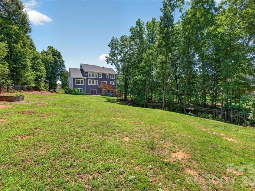 104 Broad Birch Drive, Davidson, NC 28036.  MLS# CAR4388325, YatesRealty ID 30731. Fenced backyard