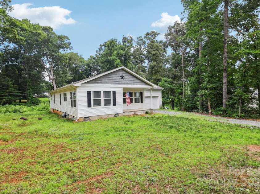 125 Ashford Drive, Olin, NC 28660.  MLS# CAR4278697, YatesRealty ID 30731. 