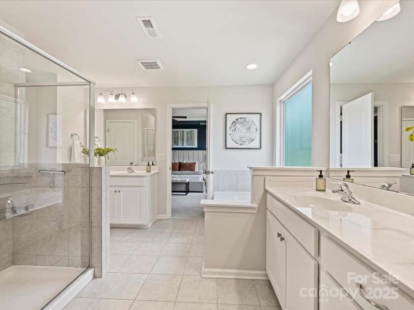 19214 Hawk Haven Lane, Charlotte, NC 28278.  MLS# CAR4275631, YatesRealty ID 30733. 