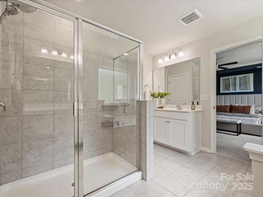 19214 Hawk Haven Lane, Charlotte, NC 28278.  MLS# CAR4275631, YatesRealty ID 30733. 