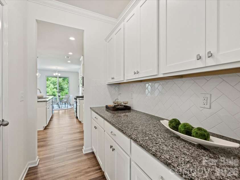 19214 Hawk Haven Lane, Charlotte, NC 28278.  MLS# CAR4338112, YatesRealty ID 30733. 