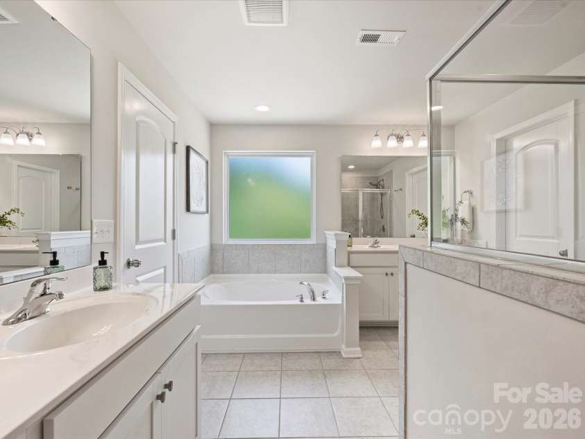 19214 Hawk Haven Lane, Charlotte, NC 28278.  MLS# CAR4338112, YatesRealty ID 30733. 