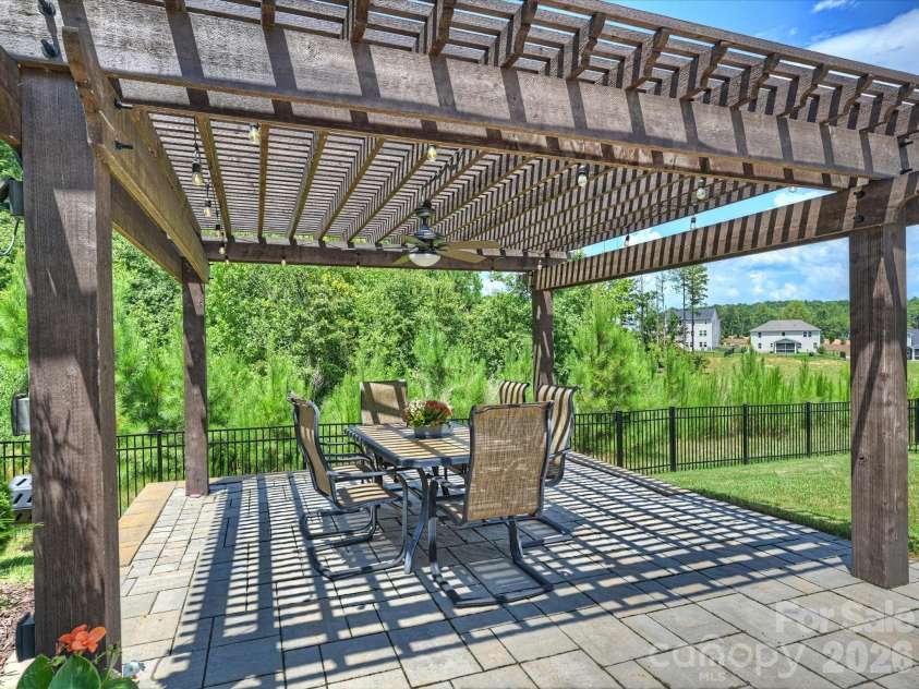 19214 Hawk Haven Lane, Charlotte, NC 28278.  MLS# CAR4338112, YatesRealty ID 30733. 