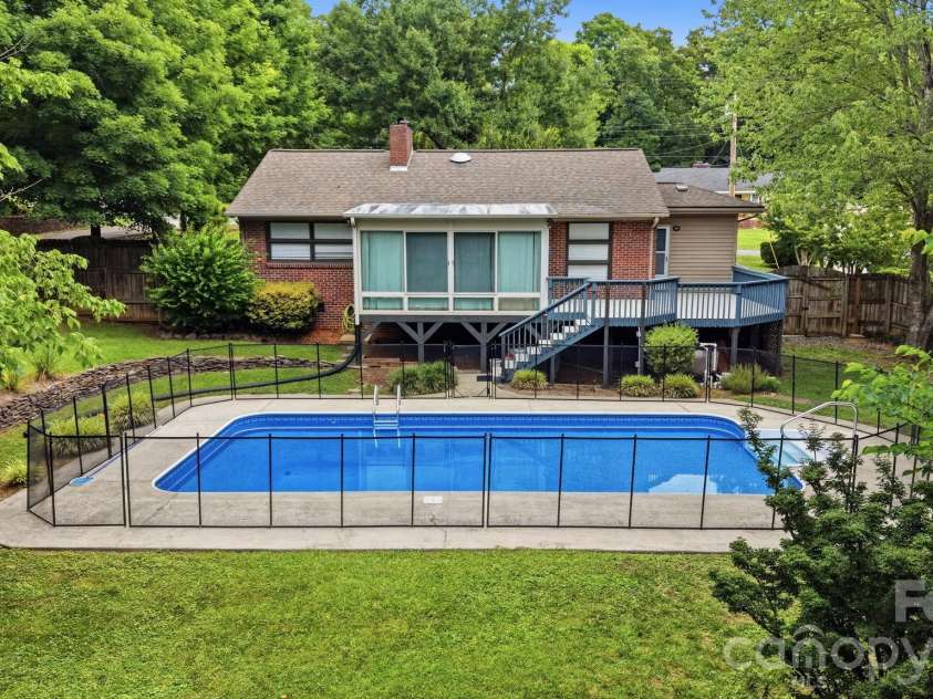 214 Walnut Avenue, Mount Holly, NC 28120.  MLS# CAR4393070, YatesRealty ID 30733. 