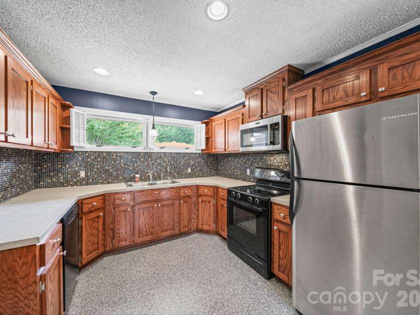 214 Walnut Avenue, Mount Holly, NC 28120.  MLS# CAR4393070, YatesRealty ID 30733. 