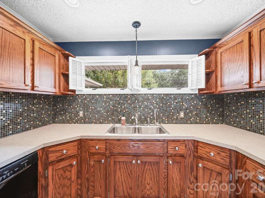 214 Walnut Avenue, Mount Holly, NC 28120.  MLS# CAR4393070, YatesRealty ID 30733. 