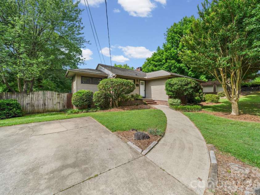 214 Walnut Avenue, Mount Holly, NC 28120.  MLS# CAR4393070, YatesRealty ID 30733. 