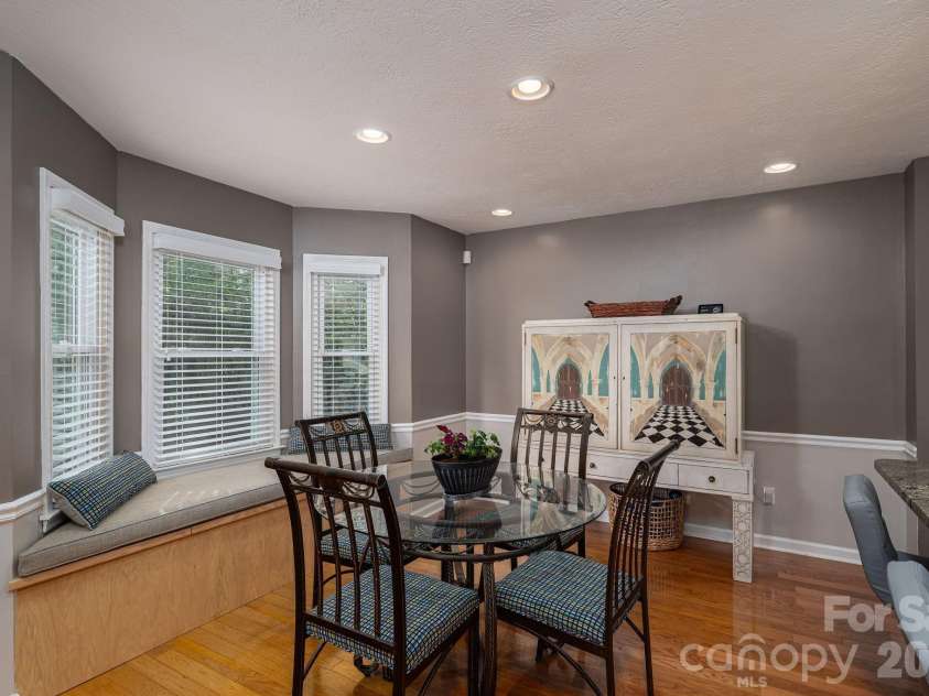6097 Tuckborough Road, Hickory, NC 28602.  MLS# CAR4381706, YatesRealty ID 30734. 
