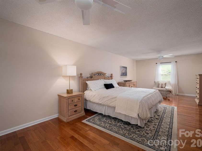 6097 Tuckborough Road, Hickory, NC 28602.  MLS# CAR4381706, YatesRealty ID 30734. 