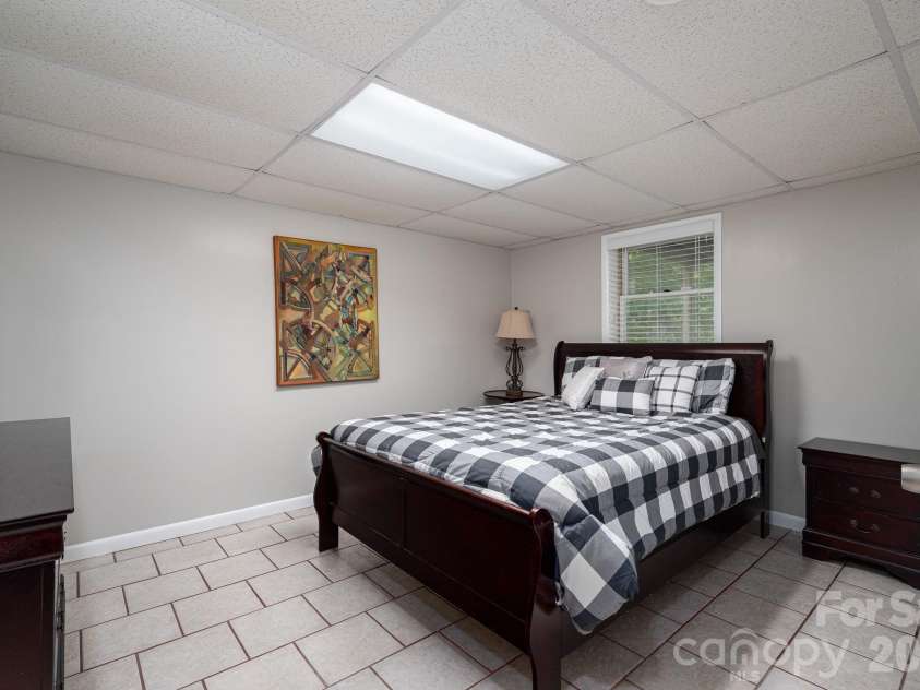 6097 Tuckborough Road, Hickory, NC 28602.  MLS# CAR4381706, YatesRealty ID 30734. 