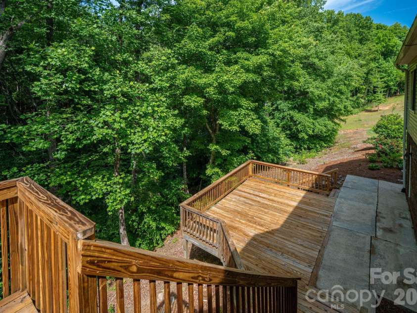 6097 Tuckborough Road, Hickory, NC 28602.  MLS# CAR4381706, YatesRealty ID 30734. 