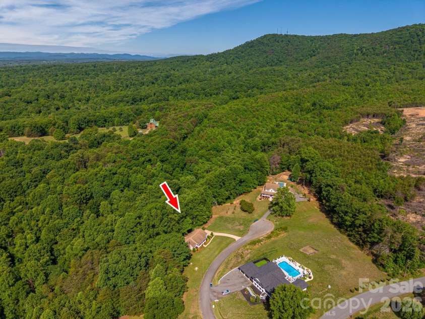 6097 Tuckborough Road, Hickory, NC 28602.  MLS# CAR4381706, YatesRealty ID 30734. 