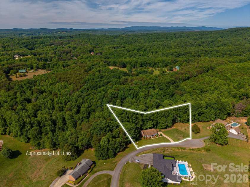 6097 Tuckborough Road, Hickory, NC 28602.  MLS# CAR4381706, YatesRealty ID 30734. 