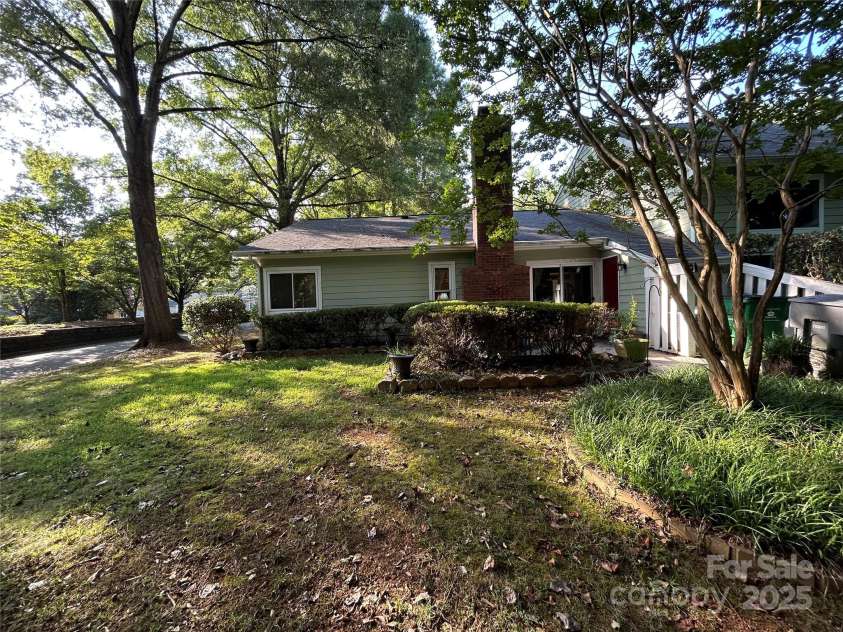 1034 Sardis Cove Drive, Charlotte, NC 28270.  MLS# CAR4288029, YatesRealty ID 30735. View of the rear yard.