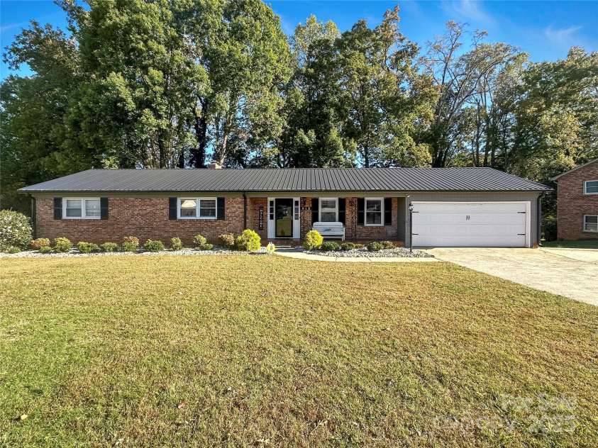 812 Hill Street, Shelby, NC 28152.  MLS# CAR4327856, YatesRealty ID 30735. 