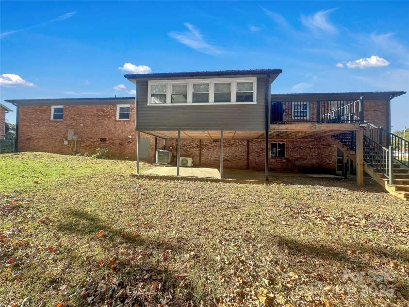 812 Hill Street, Shelby, NC 28152.  MLS# CAR4327856, YatesRealty ID 30735. 