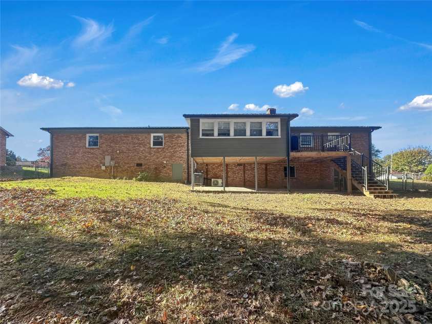 812 Hill Street, Shelby, NC 28152.  MLS# CAR4327856, YatesRealty ID 30735. 