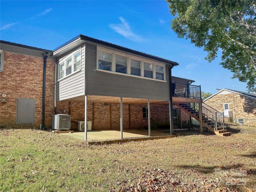 812 Hill Street, Shelby, NC 28152.  MLS# CAR4327856, YatesRealty ID 30735. 
