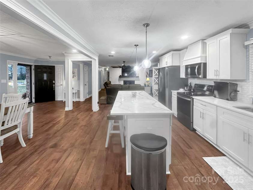 812 Hill Street, Shelby, NC 28152.  MLS# CAR4327856, YatesRealty ID 30735. 