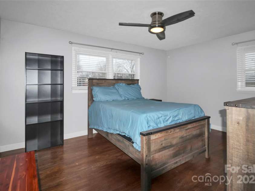 812 Hill Street, Shelby, NC 28152.  MLS# CAR4327856, YatesRealty ID 30735. 