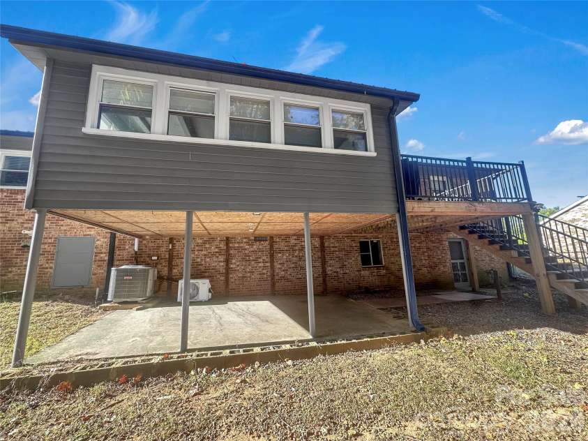 812 Hill Street, Shelby, NC 28152.  MLS# CAR4327856, YatesRealty ID 30735. 