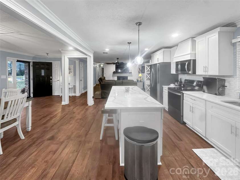 812 Hill Street, Shelby, NC 28152.  MLS# CAR4327856, YatesRealty ID 30735. 
