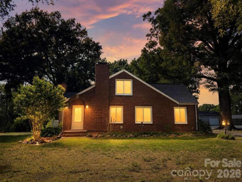 307 2nd Street, Oakboro, NC 28129.  MLS# CAR4393015, YatesRealty ID 30736. 