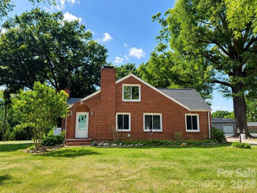 307 2nd Street, Oakboro, NC 28129.  MLS# CAR4393015, YatesRealty ID 30736. 