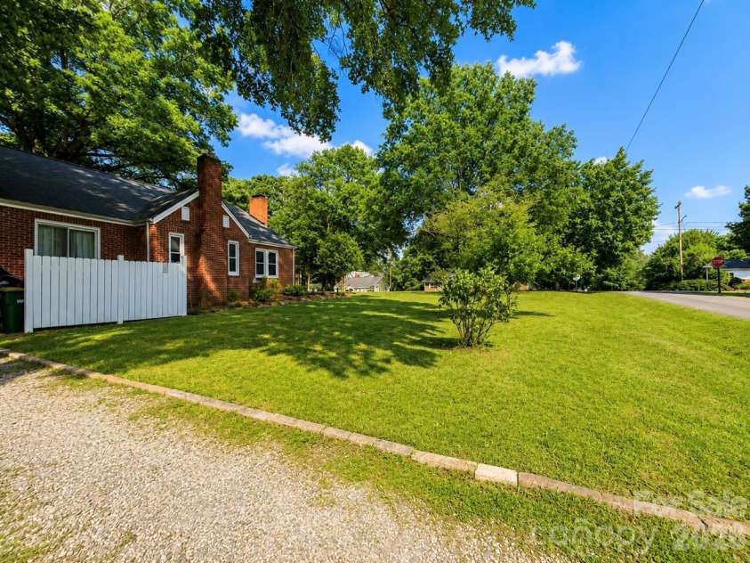 307 2nd Street, Oakboro, NC 28129.  MLS# CAR4393015, YatesRealty ID 30736. 