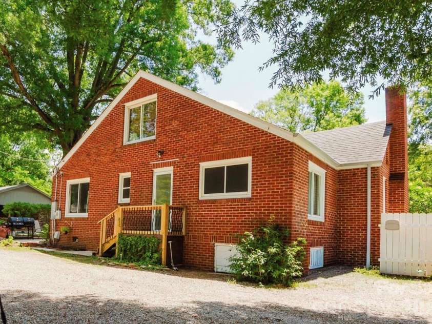 307 2nd Street, Oakboro, NC 28129.  MLS# CAR4393015, YatesRealty ID 30736. 