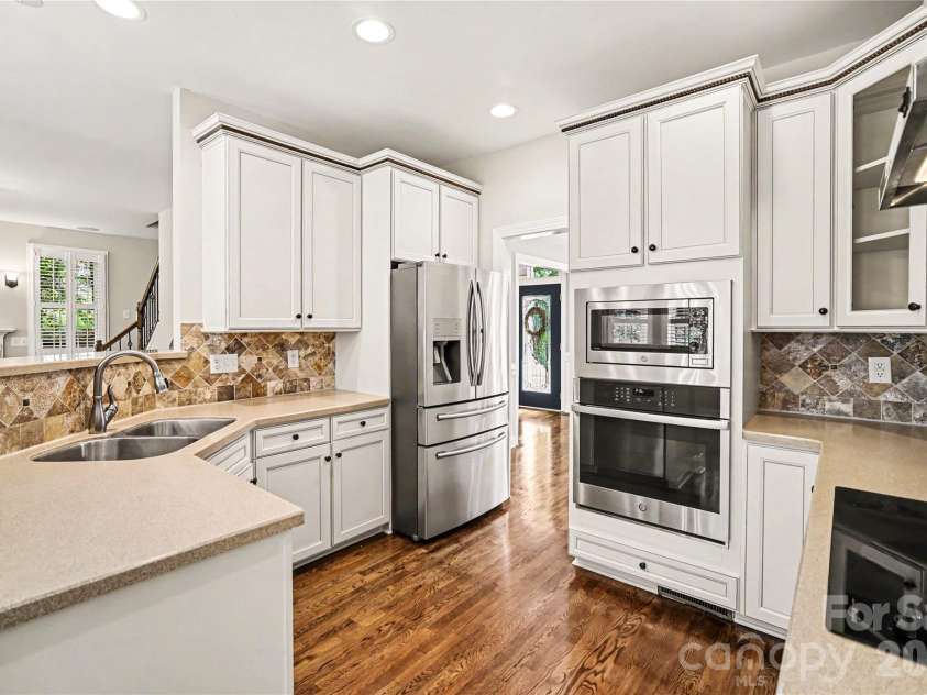 2848 Arrowwood Lane, Rock Hill, SC 29732.  MLS# CAR4414290, YatesRealty ID 30737. Kitchen features solid surface countertops and stainless steel appliances