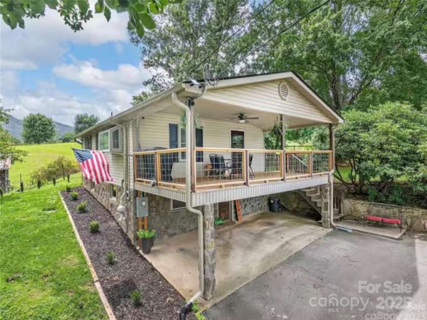 340 Mauney Cove Road, Waynesville, NC 28786.  MLS# CAR4282662, YatesRealty ID 30737. 