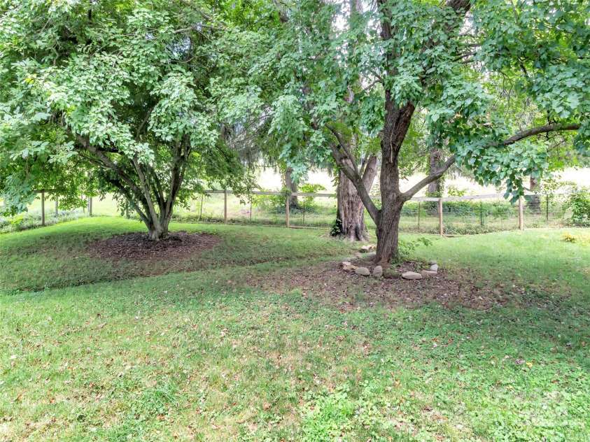 340 Mauney Cove Road, Waynesville, NC 28786.  MLS# CAR4329954, YatesRealty ID 30737. 