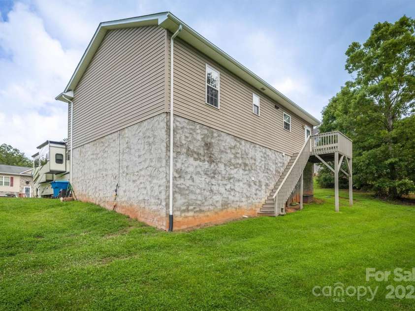 1102 Allman Ridge Road, Morganton, NC 28655.  MLS# CAR4283799, YatesRealty ID 30738. 