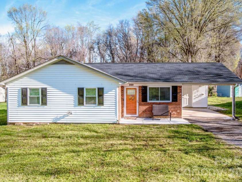 269 Mountview Drive, Mocksville, NC 27028.  MLS# CAR4359673, YatesRealty ID 30738. 