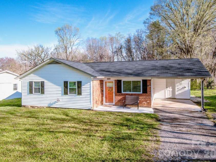 269 Mountview Drive, Mocksville, NC 27028.  MLS# CAR4359673, YatesRealty ID 30738. 