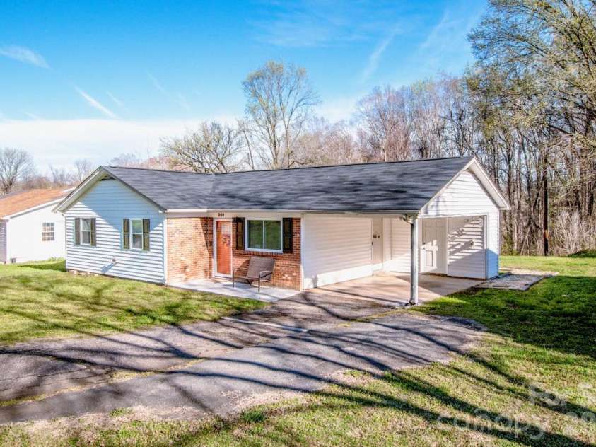 269 Mountview Drive, Mocksville, NC 27028.  MLS# CAR4359673, YatesRealty ID 30738. 