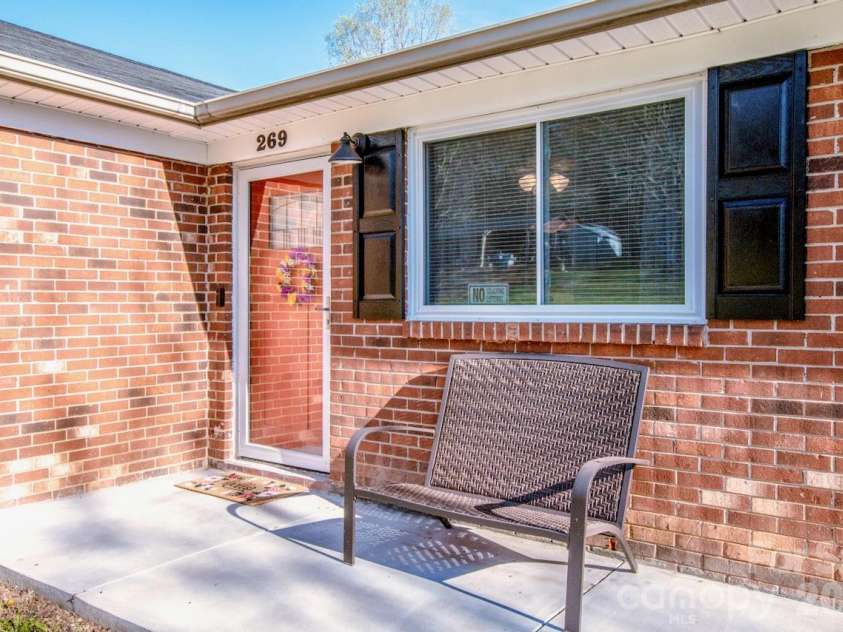 269 Mountview Drive, Mocksville, NC 27028.  MLS# CAR4359673, YatesRealty ID 30738. 