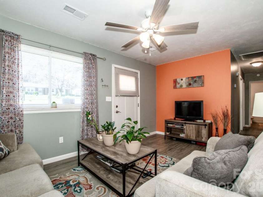 269 Mountview Drive, Mocksville, NC 27028.  MLS# CAR4359673, YatesRealty ID 30738. 