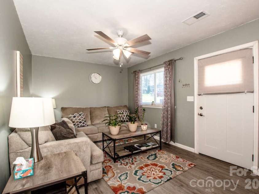 269 Mountview Drive, Mocksville, NC 27028.  MLS# CAR4359673, YatesRealty ID 30738. 