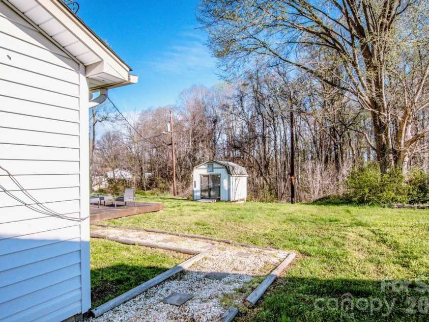 269 Mountview Drive, Mocksville, NC 27028.  MLS# CAR4359673, YatesRealty ID 30738. 