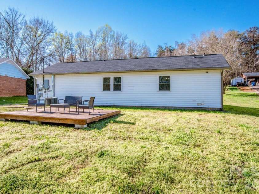269 Mountview Drive, Mocksville, NC 27028.  MLS# CAR4359673, YatesRealty ID 30738. 