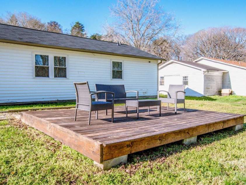 269 Mountview Drive, Mocksville, NC 27028.  MLS# CAR4359673, YatesRealty ID 30738. 
