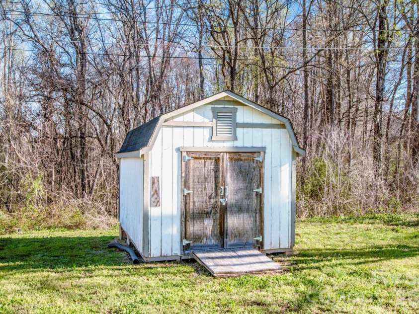 269 Mountview Drive, Mocksville, NC 27028.  MLS# CAR4359673, YatesRealty ID 30738. 
