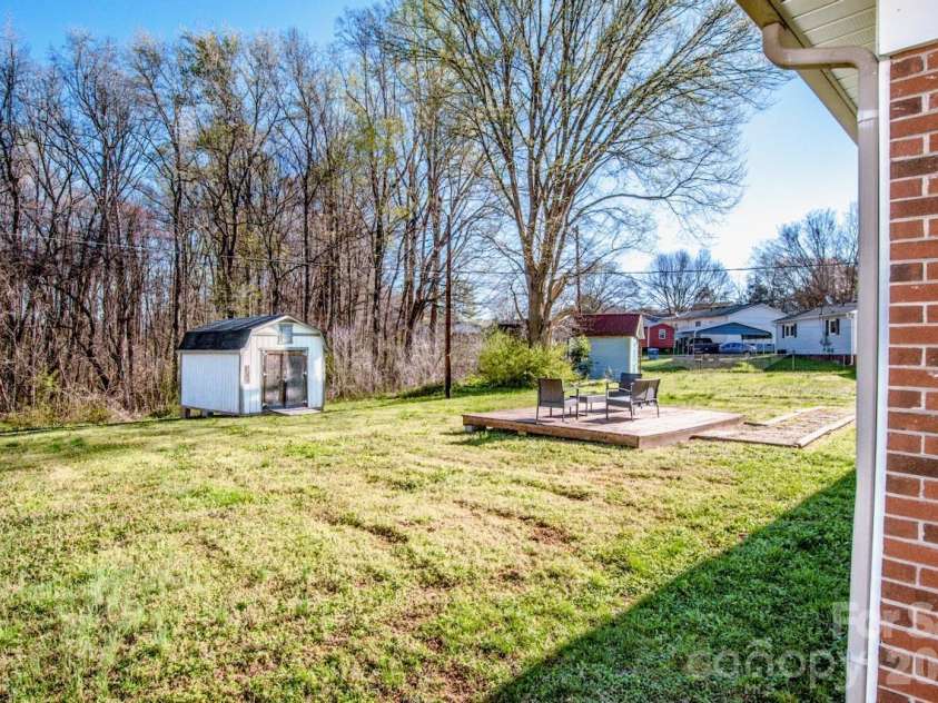 269 Mountview Drive, Mocksville, NC 27028.  MLS# CAR4359673, YatesRealty ID 30738. 